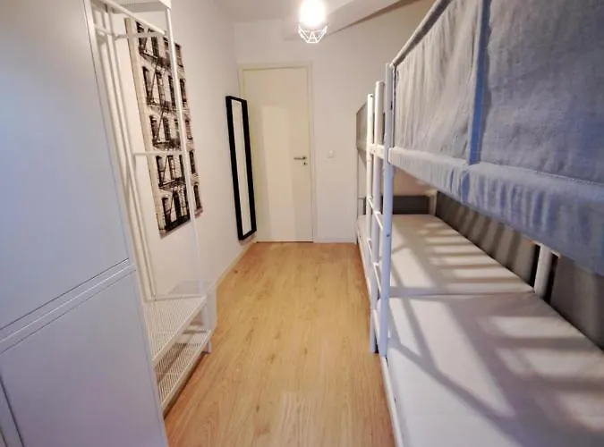 Travel & Live Marques Hostel *