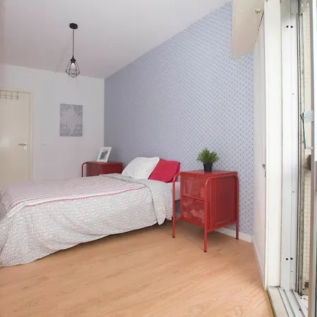 Travel & Live Marques Hostel