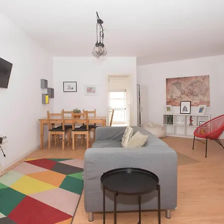 Travel & Live Marques