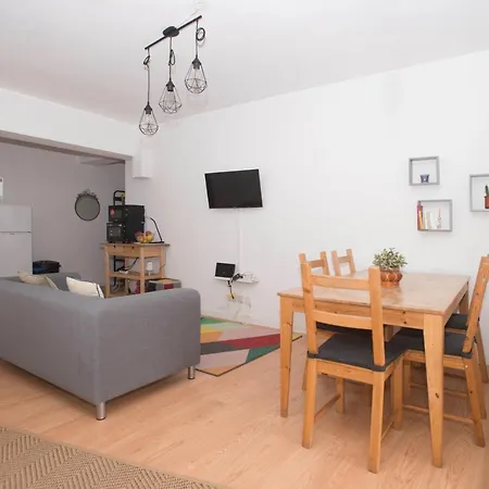 Travel & Live Marques Porto