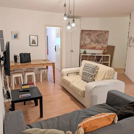 Hostel Travel & Live Marques