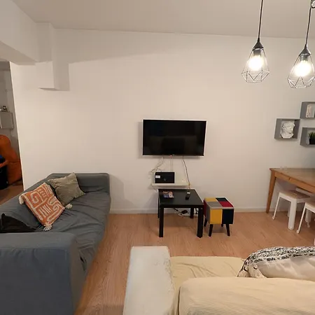 Travel & Live Marques Hostel *
