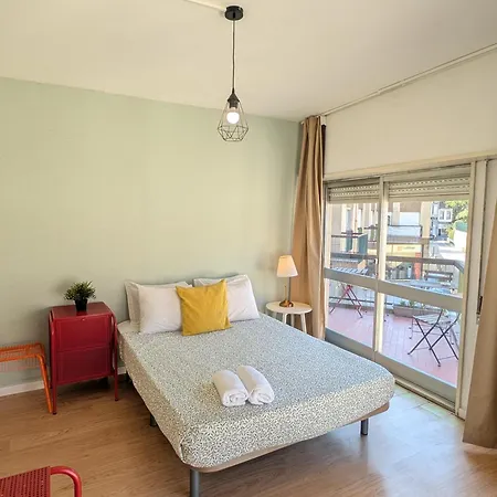 Hostel Travel & Live Marques