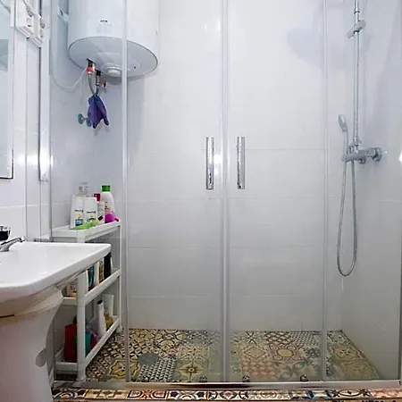 Travel & Live Marques Hostel Porto